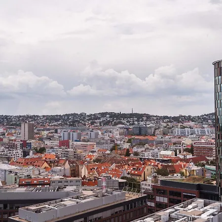 Skypark Serenity - Nordic Chic & Castle Views Apartment