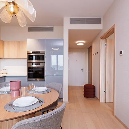 Skypark Serenity - Nordic Chic & Castle Views * Bratysława