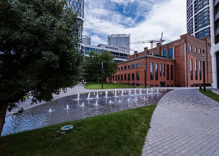 Skypark Serenity - Nordic Chic & Castle Views *