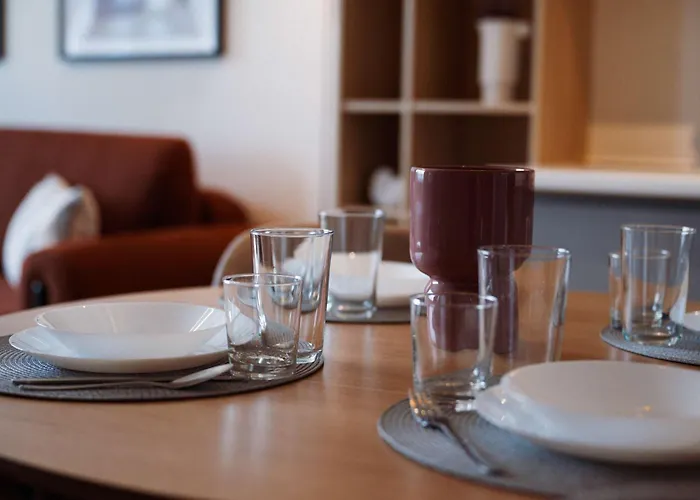 Skypark Serenity - Nordic Chic & Castle Views Pressburg