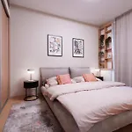 Apartment Skypark Serenity - Nordic Chic & Castle Views *