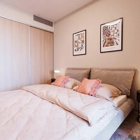 Skypark Serenity - Nordic Chic & Castle Views Bratislava