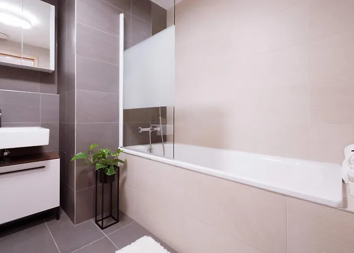 Skypark Serenity - Nordic Chic & Castle Views Apartament Bratislava