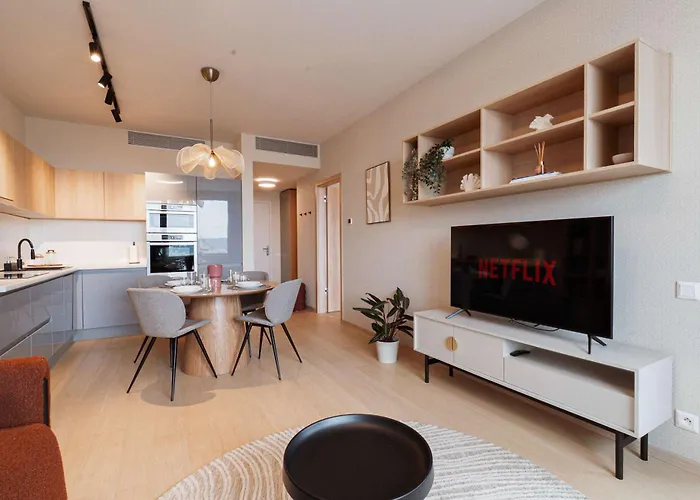 Apartament Skypark Serenity - Nordic Chic & Castle Views